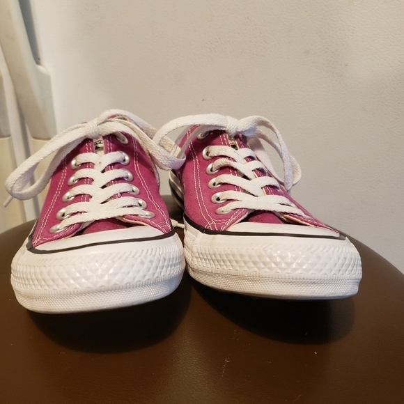 Converse Magenta Pink Sneaker Shoe Womens 7 Mens 5 Unisex Classic Cute EUC - Picture 3 of 10
